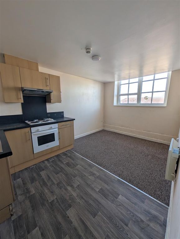 1 bed flat to rentMeyrick Street, Pembroke Dock SA72