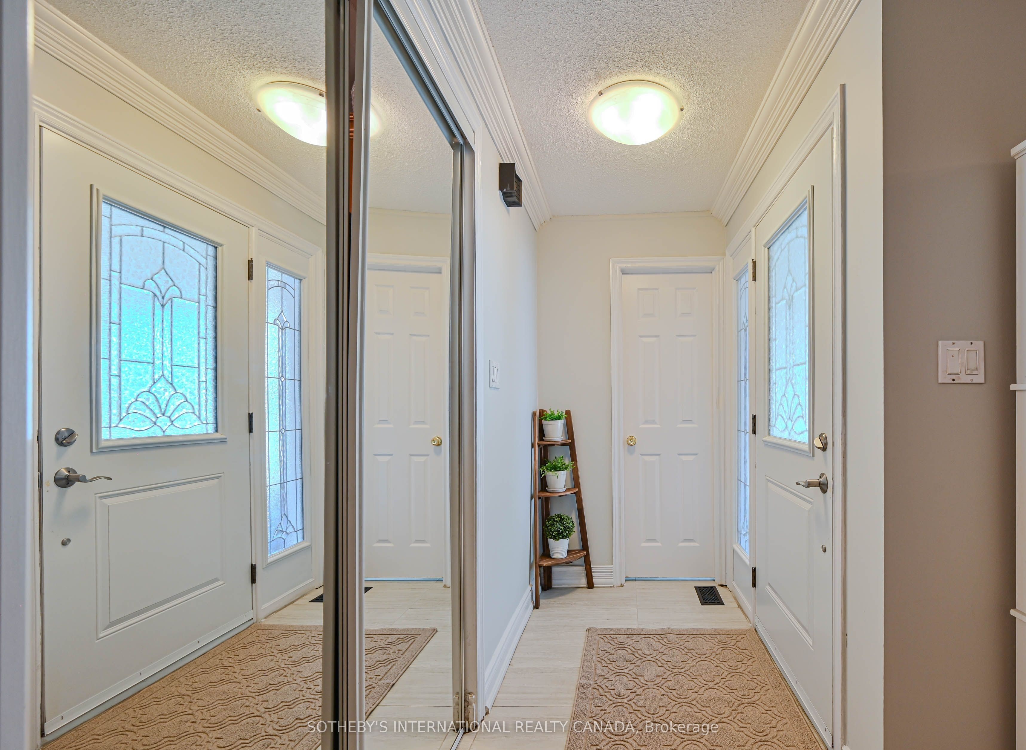 Additional image 3 of 3352 Queen Frederica Drive, Mississauga, ON, L4Y 3B2