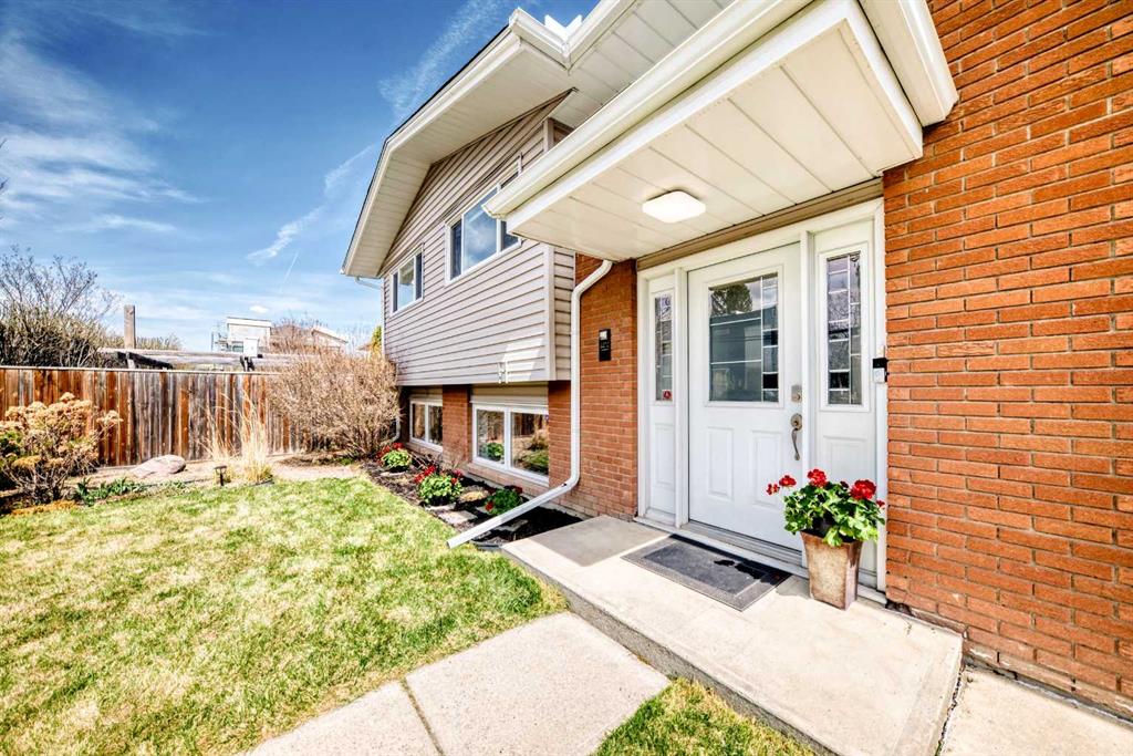 Additional image 2 of 2212 4 Street NE, Calgary, AB, T3E 4T9