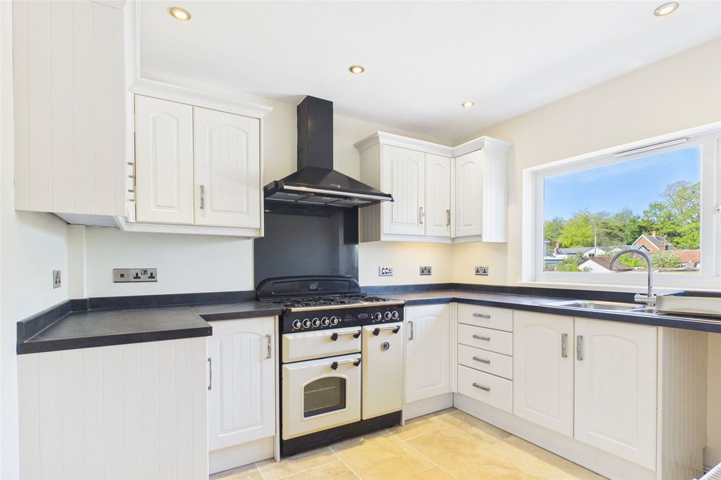 Additional image 3 of 2 bed maisonette to rentThe Gresleys, Ross-On-Wye, Herefordshire HR9