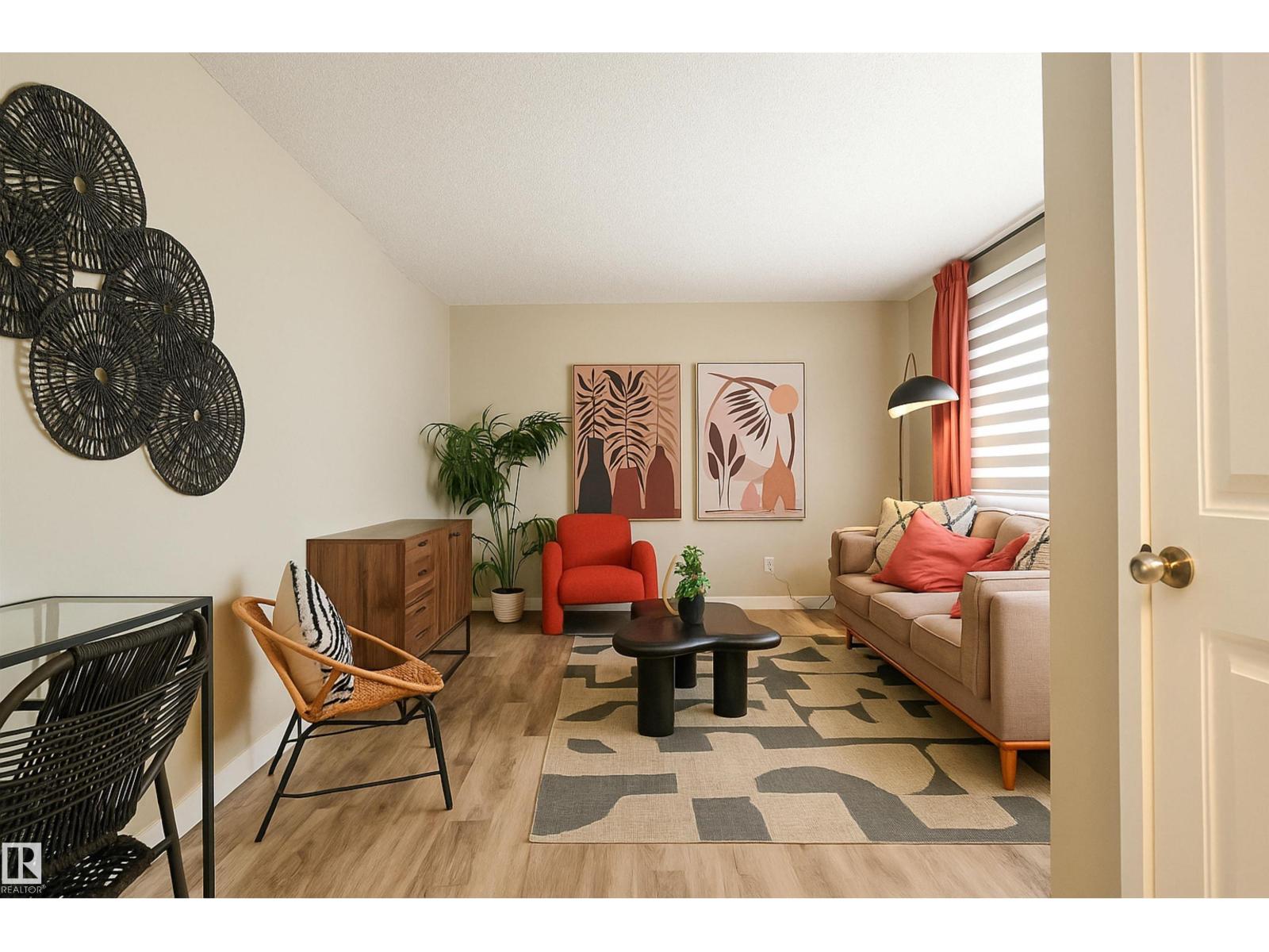 Additional image 5 of 4203 83 Street NW, Edmonton, AB, T6K1C8