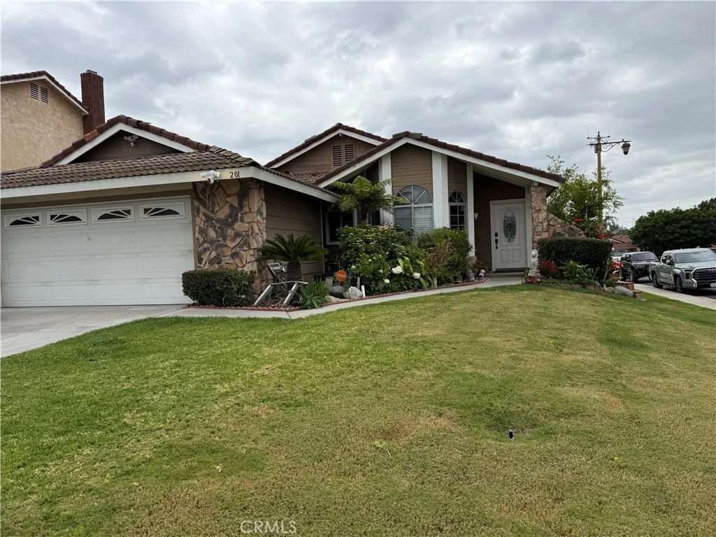 Additional image 3 of 201 S Brookside Court, Anaheim, CA 92808