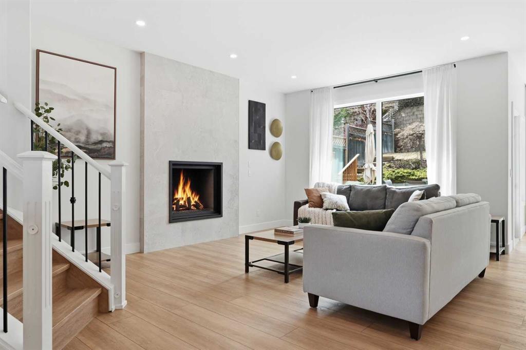 Additional image 2 of 15 Valley Stream Manor NW, Calgary, AB, T3B5V9