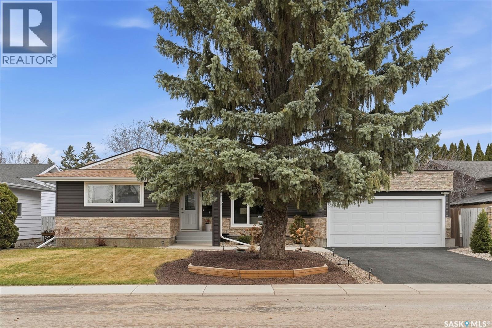 411 Auld CRESCENT