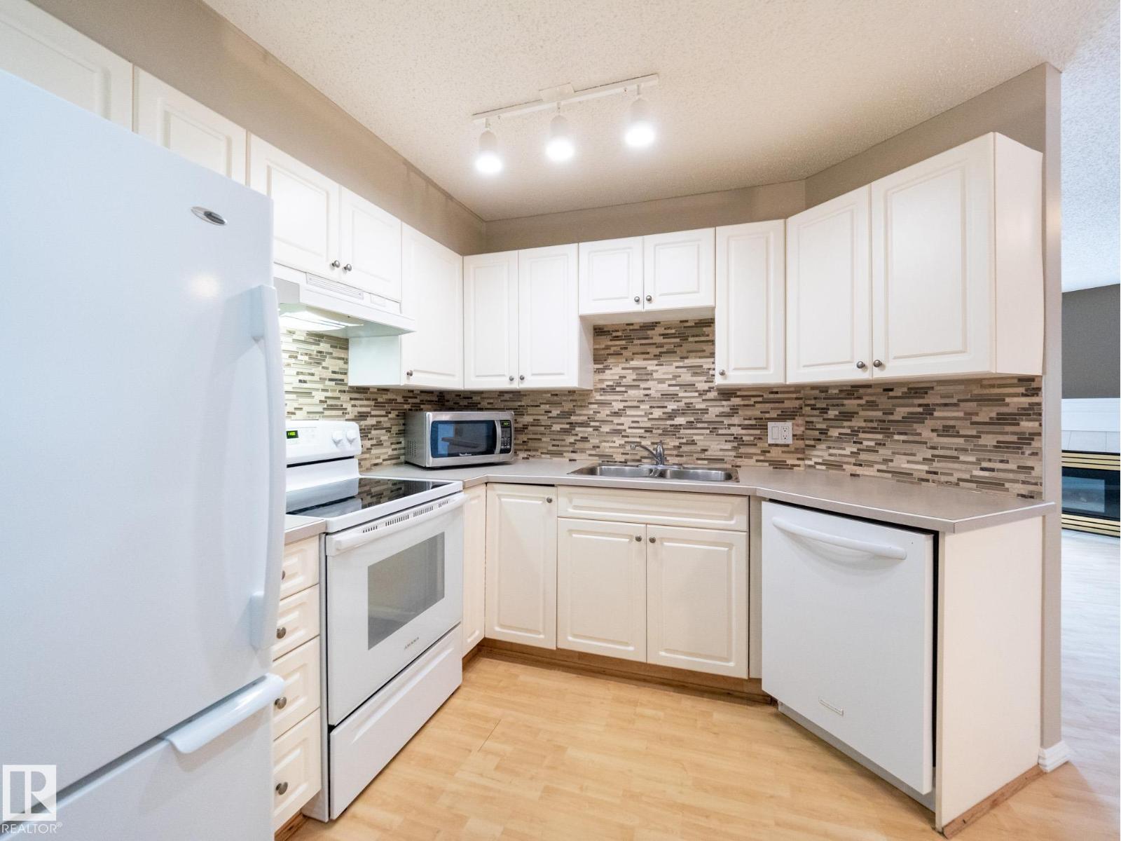Additional image 2 of 205-11716 100 Avenue NW, Edmonton, AB, T5K2G3