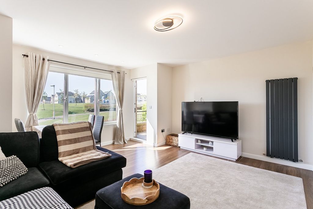 Additional image 3 of 2 bed flat for saleSouth Chesters Gardens, Bonnyrigg EH19