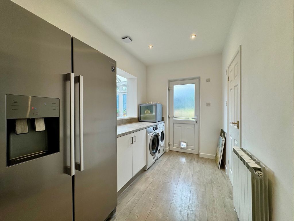 Additional image 5 of 3 bed property to rent13 Pied Du Cotil, St Helier JE2