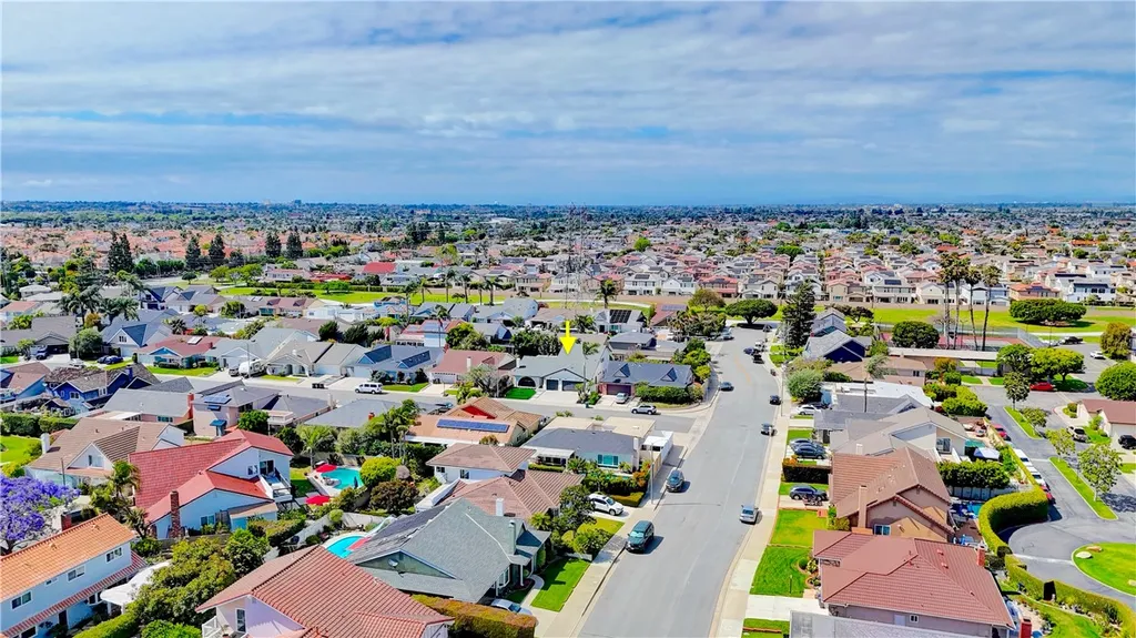 9631 Indian Wells Cir, Huntington Beach, CA 92646