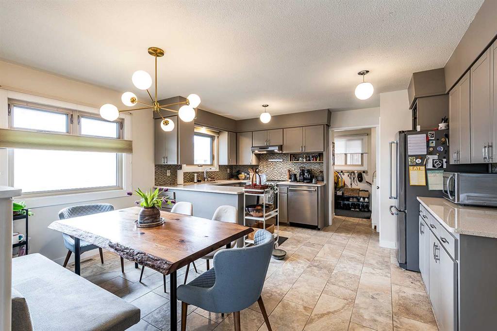 75 Robertson Way SW, Medicine Hat, AB, T1A 5J3