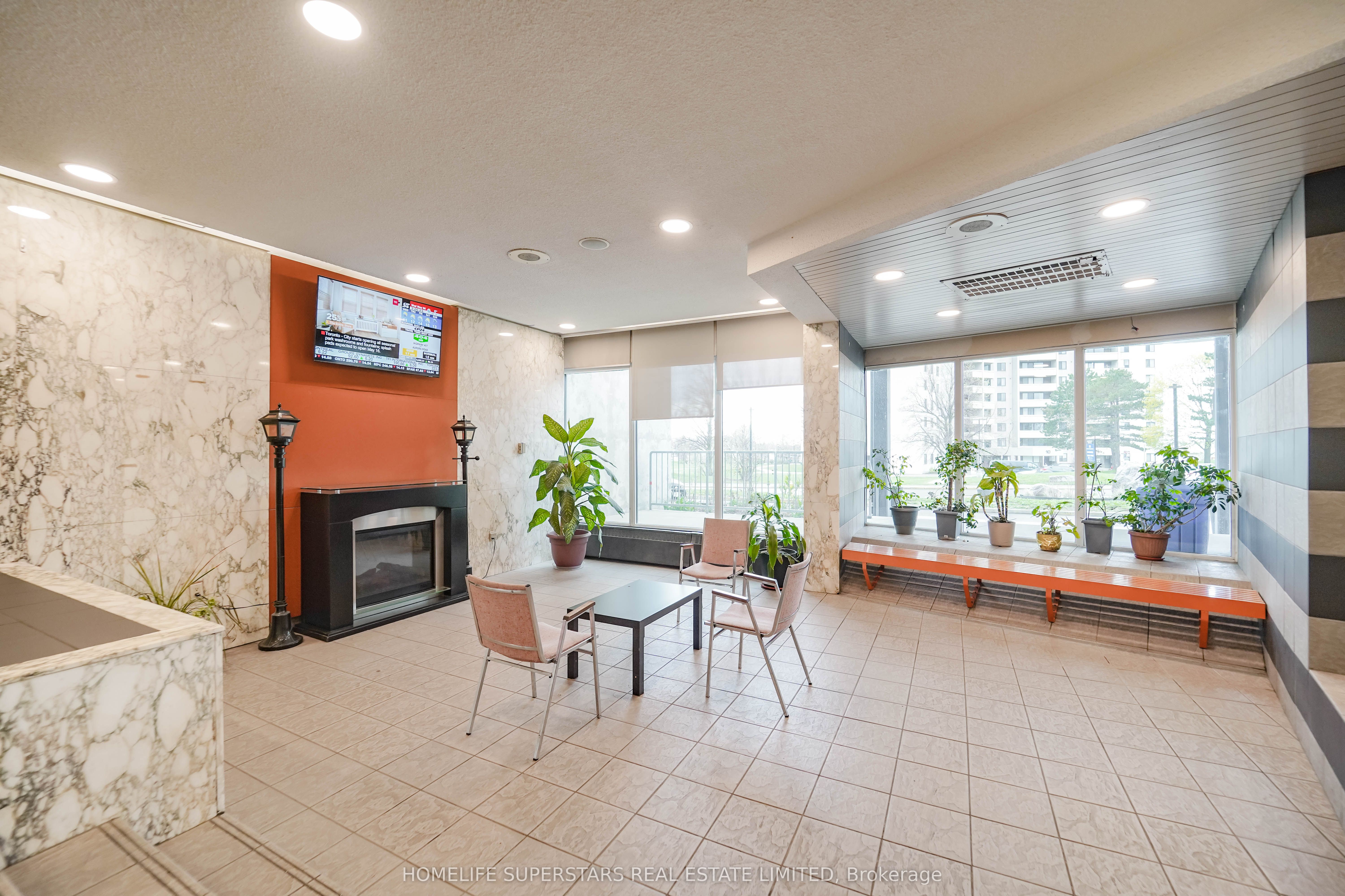 Additional image 3 of 110-5 San Romano Way, Toronto, ON, M3N 2Y4