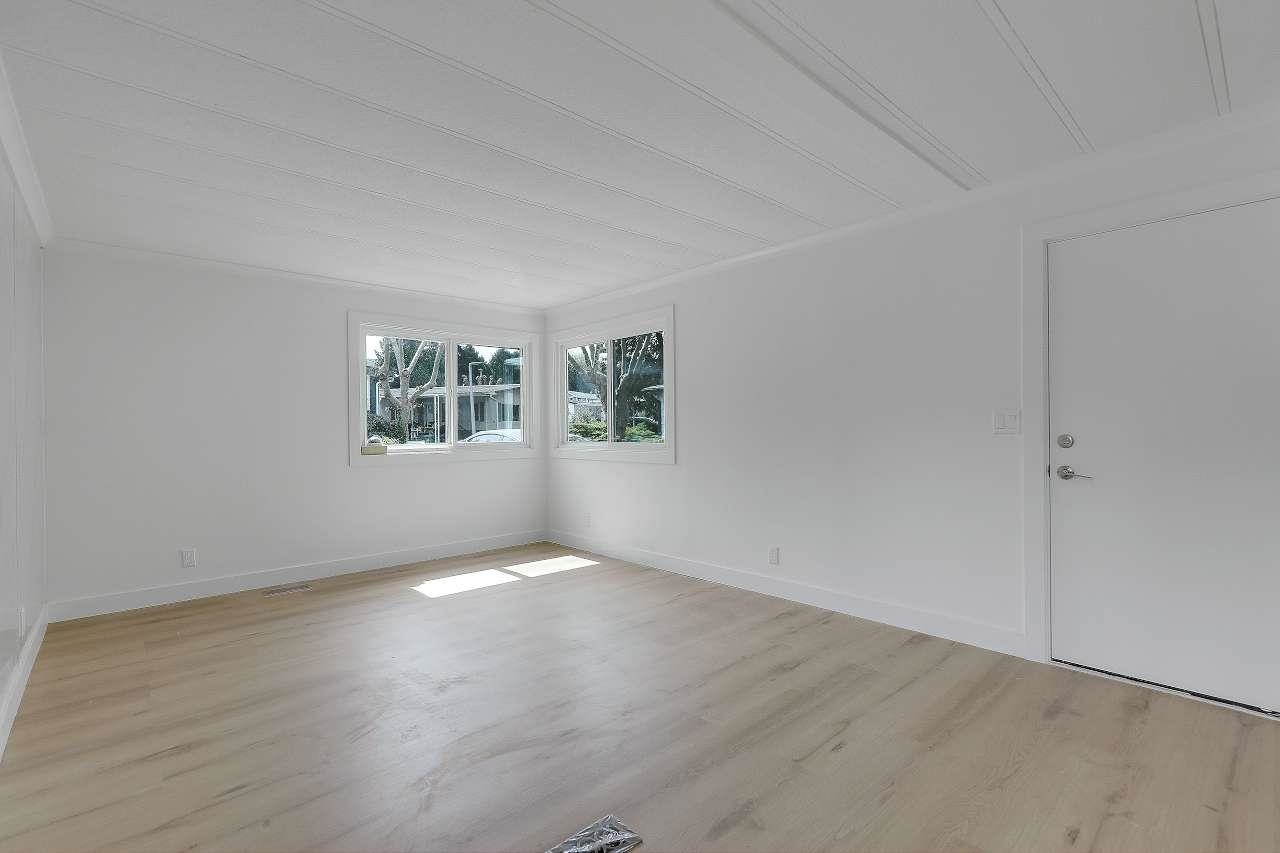 Additional image 5 of 77-8220 King George Boulevard, Surrey, BC, V3W 6E1