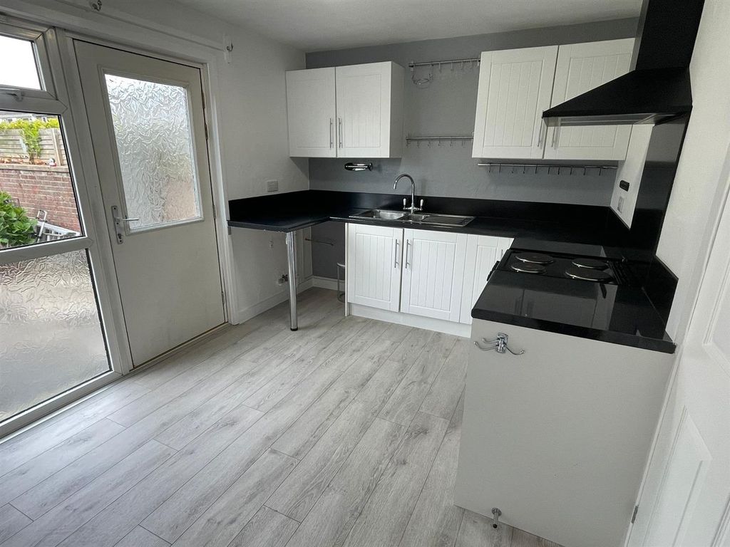 Additional image 3 of 3 bed terraced house to rentBader Close, Grimsby DN37