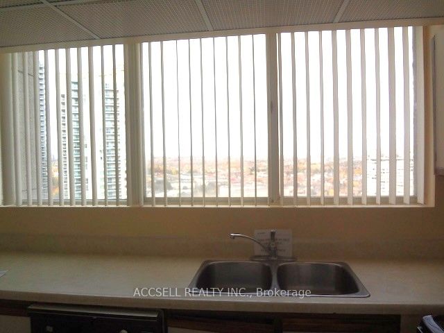 Additional image 5 of 2106-3700 Kaneff Crescent, Mississauga, ON, L5A 4B8