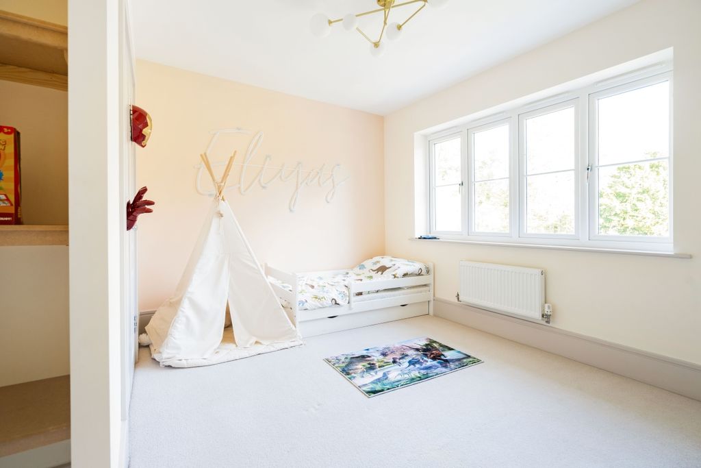 Additional image 15 of 5 bed detached house to rentCoppice Vale, Felbridge, East Grinstead RH19