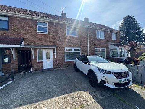 Fairdale Avenue, Benton NE7