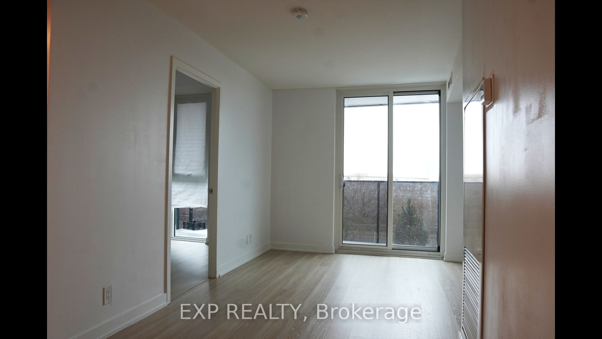 217-30 Tretti Way, Toronto, ON, M3H 0E3