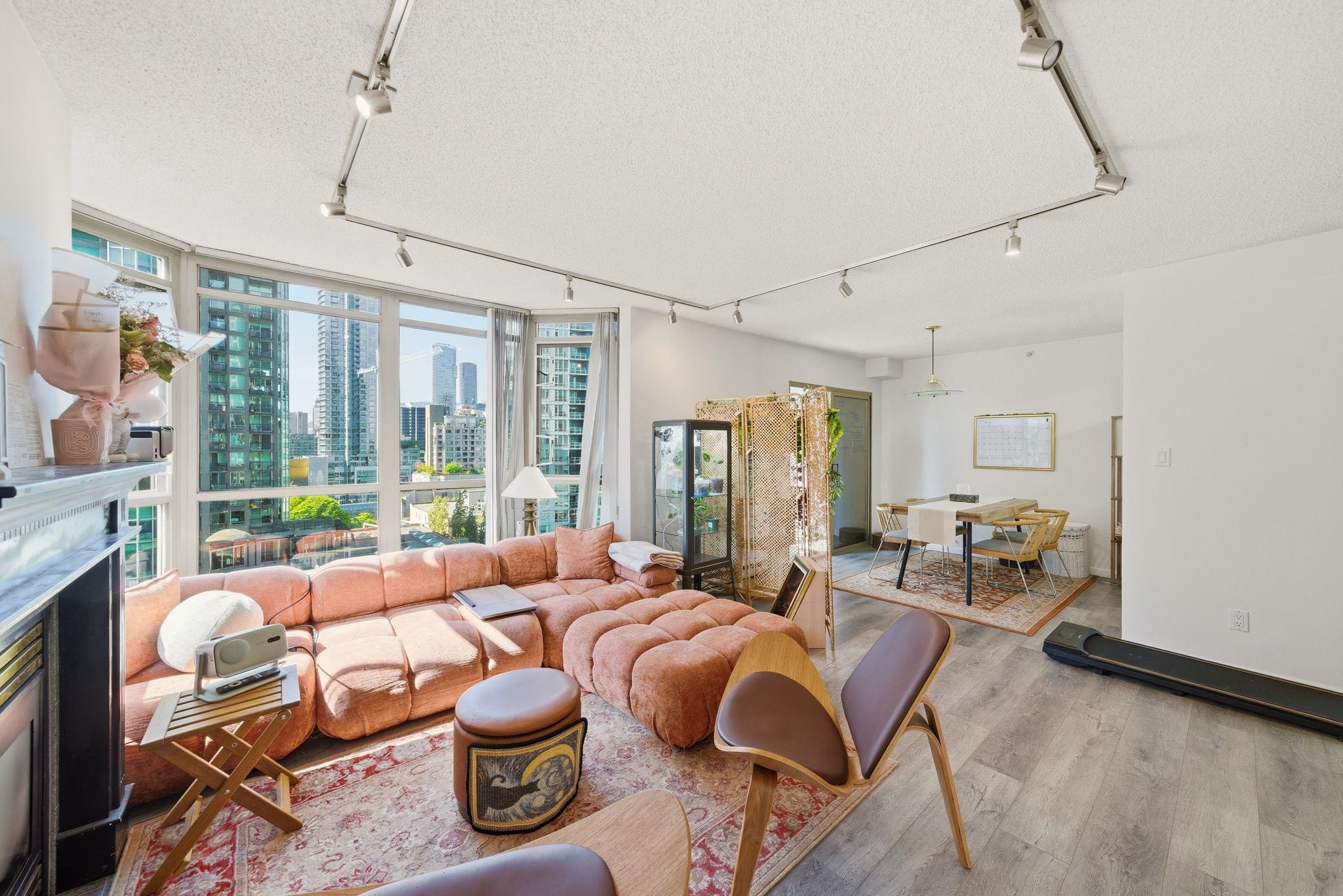 Additional image 3 of 1705-867 Hamilton Street, Vancouver, BC, V6B 6B7