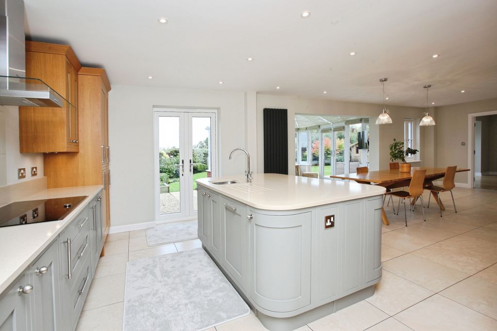 Additional image 17 of 5 bed detached house for saleMons Close, Newport NP20
