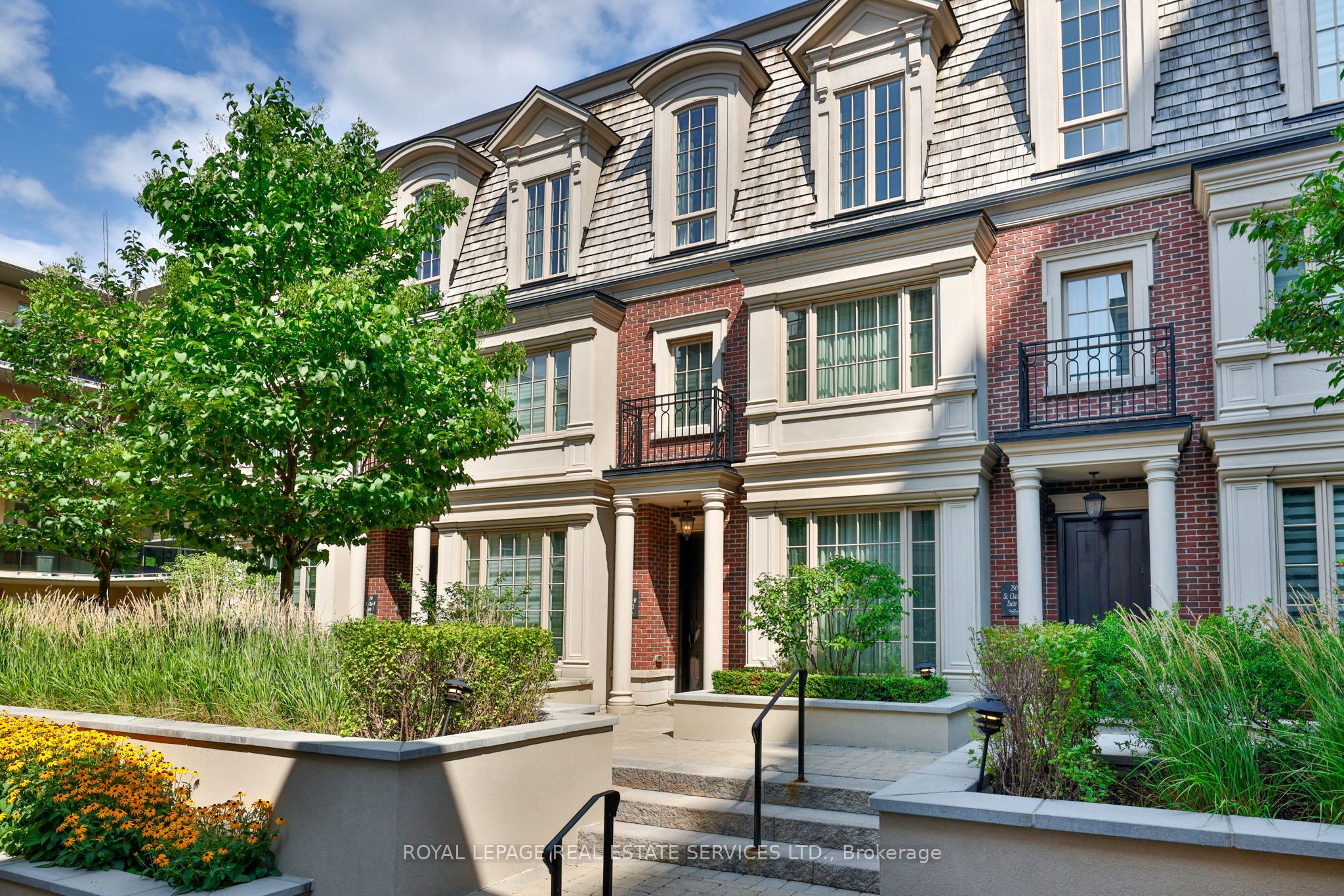 TH2-290 St Clair Avenue W, Toronto, ON, M4V 1S3