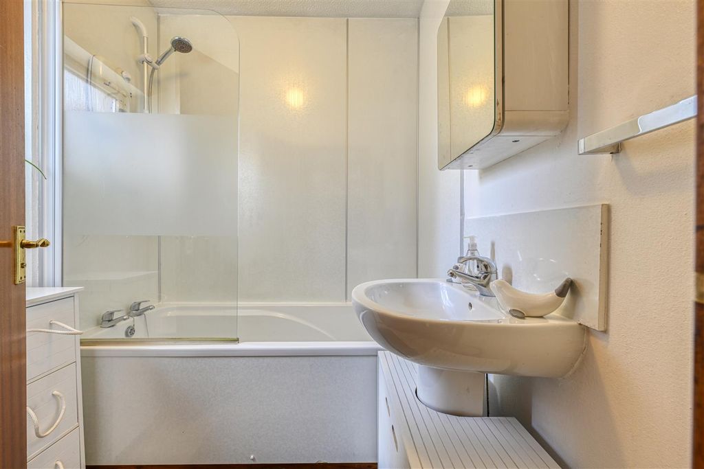Additional image 7 of 2 bed flat for saleTowerhill Crescent, Inverness IV2