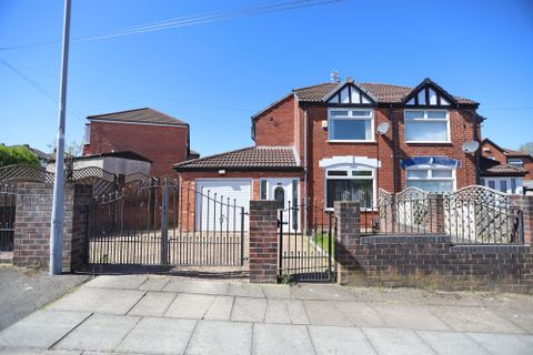 Eastleigh Road, Prestwich M25