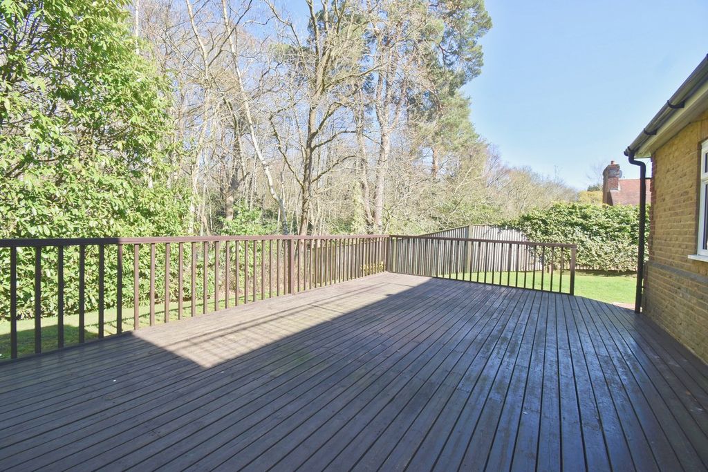 Additional image 13 of 5 bed detached house to rentBeech Close, Cobham KT11