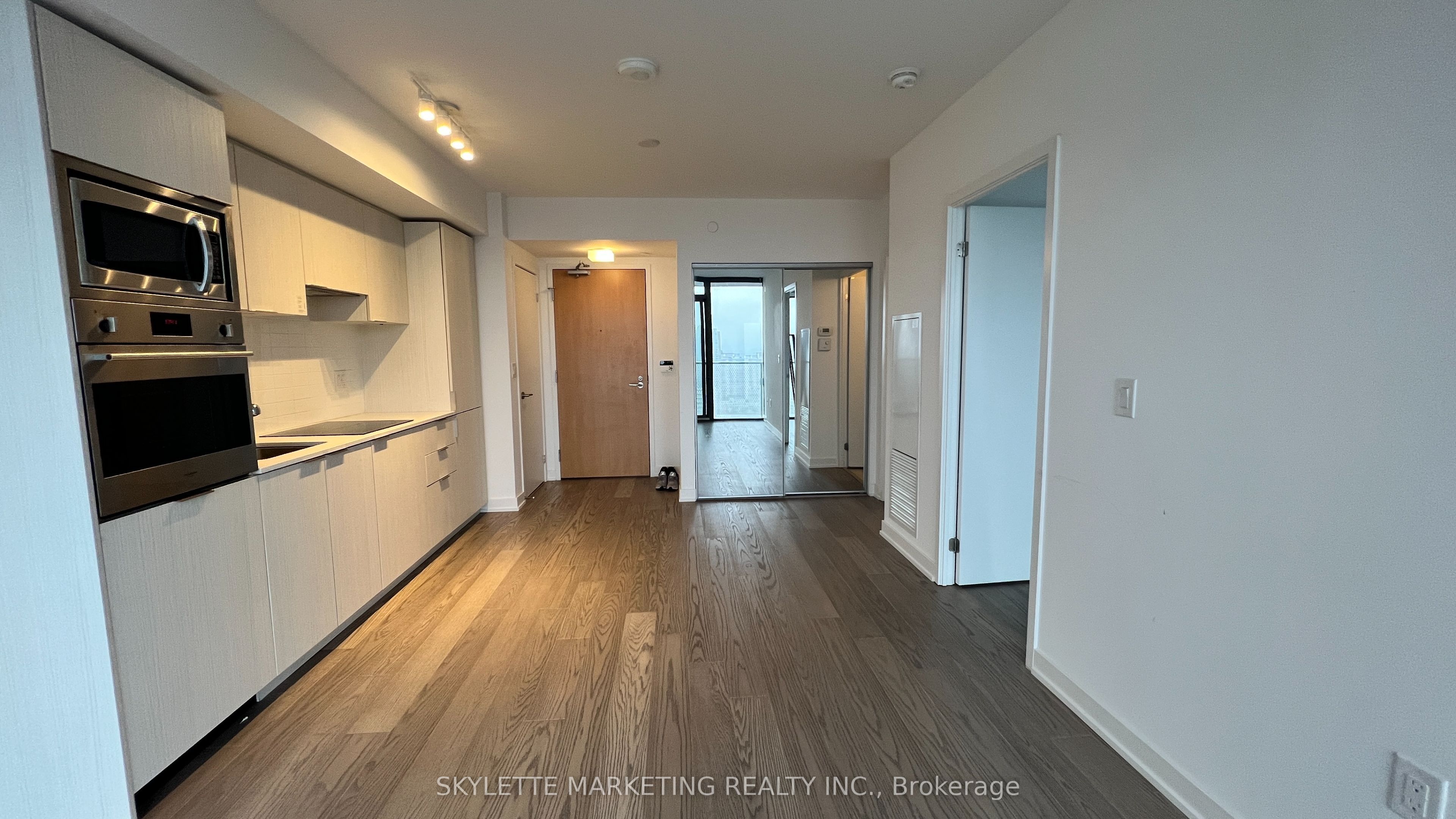 Additional image 2 of 3201-11 Wellesley Street W, Toronto, ON, M4Y 0G4