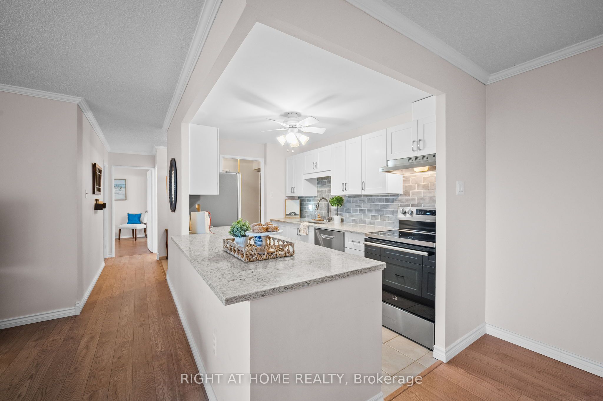 Additional image 6 of 1006-1025 Richmond Road, Ottawa, ON, K2B 8G8