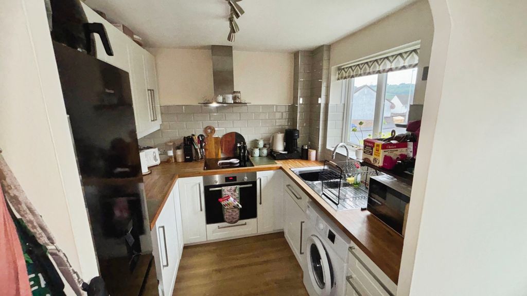 Additional image 4 of 2 bed semi-detached house to rentHeol Yr Eglwys, Bridgend CF32