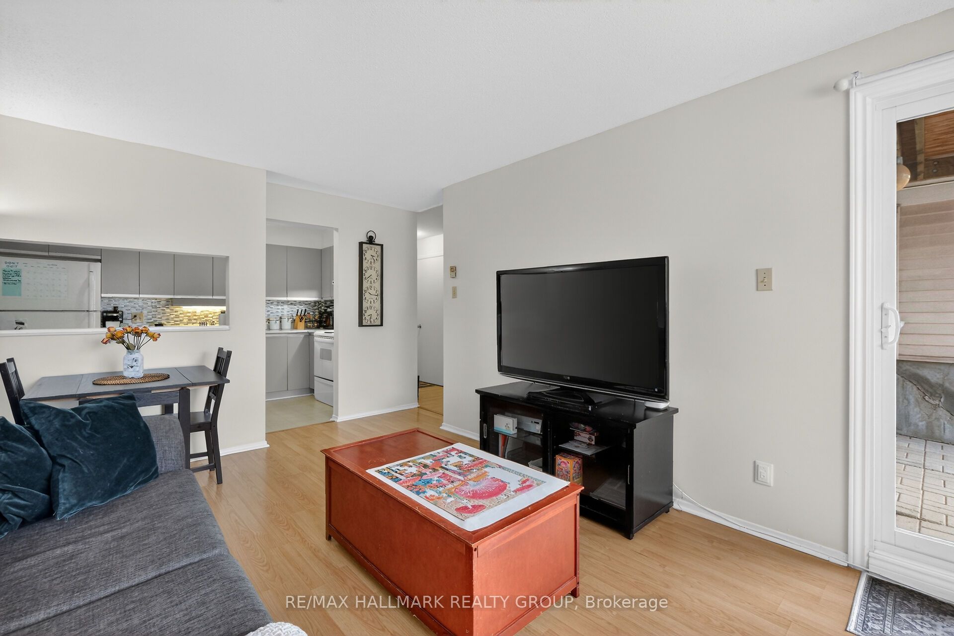 Additional image 6 of 102-280 Brittany Drive, Ottawa, ON, K1K 4M4
