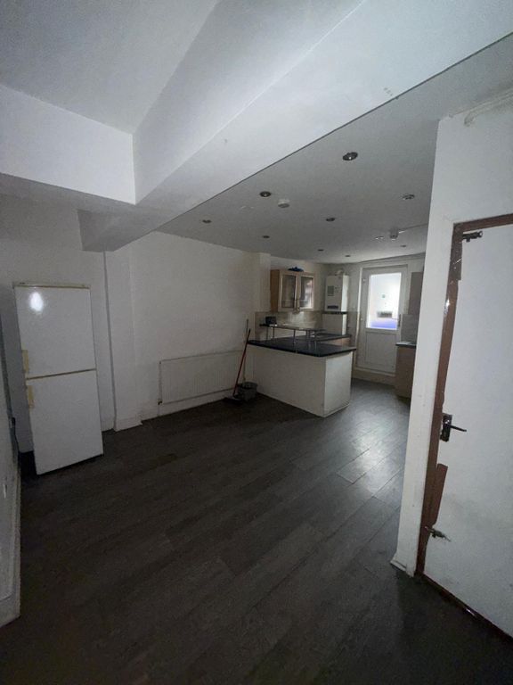1 bed flat to rentIlford IG1 photo 5
