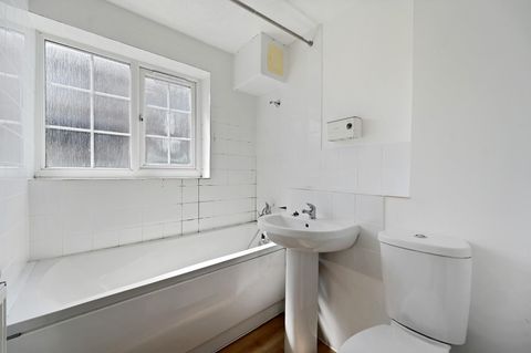 Sawyers Lawn, Ealing W13