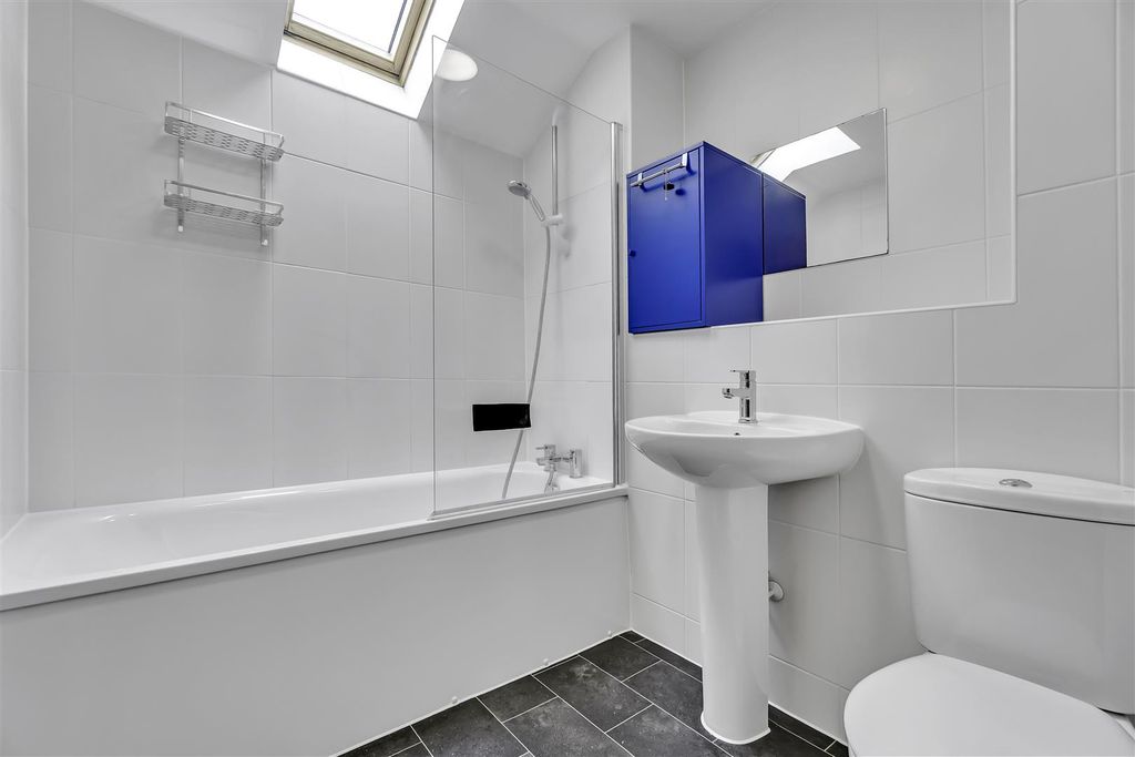 Additional image 20 of 5 bed property to rentSouthmead Road, Westbury-On-Trym, Bristol BS10