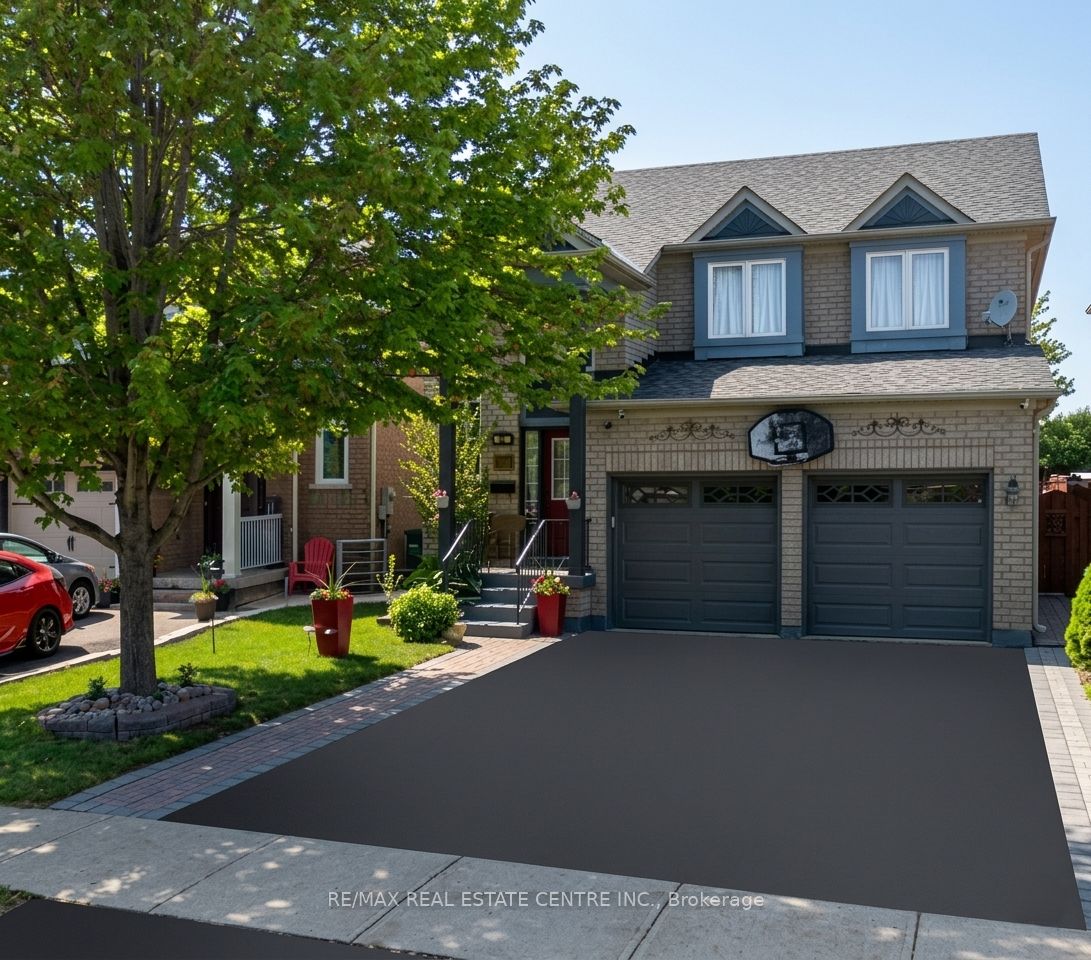 82 Earl Grey Crescent, Brampton, ON, L7A 2L2