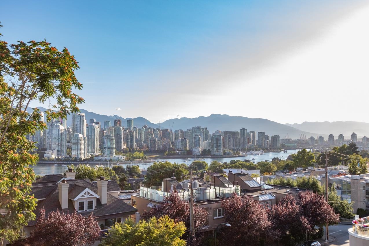 409-1236 8th Avenue W, Vancouver, BC, V6H 3Y9
