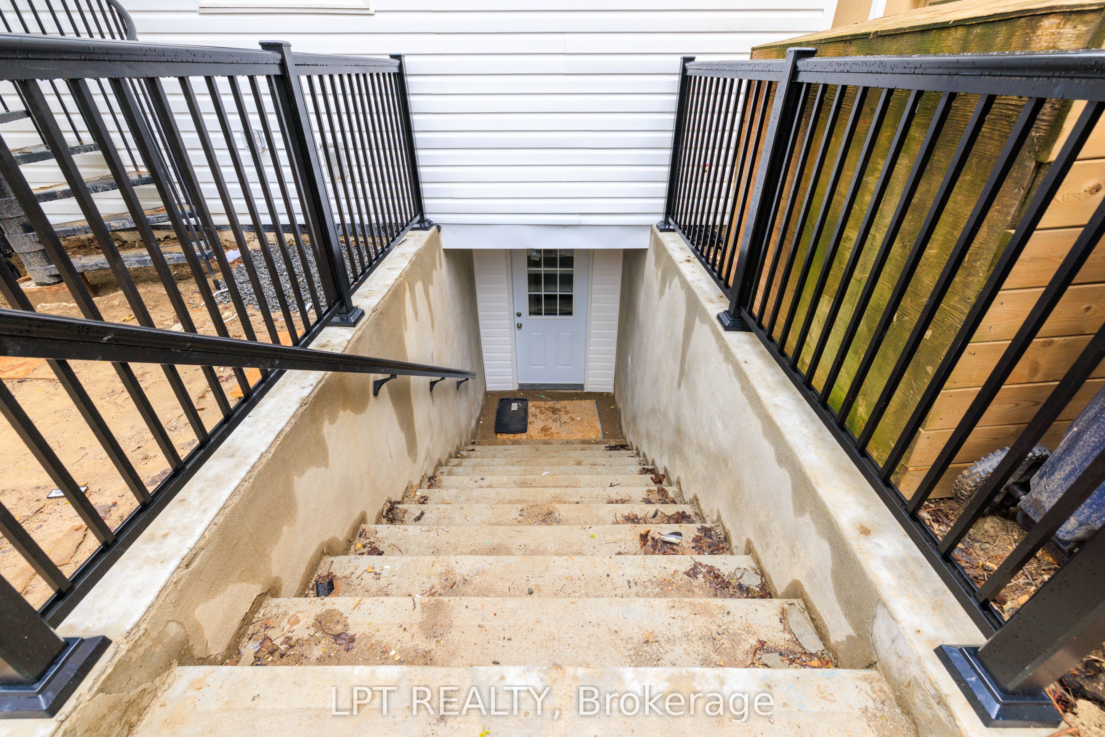 Additional image 3 of D-627 Crawford Street, Toronto, ON, M6G 3K1