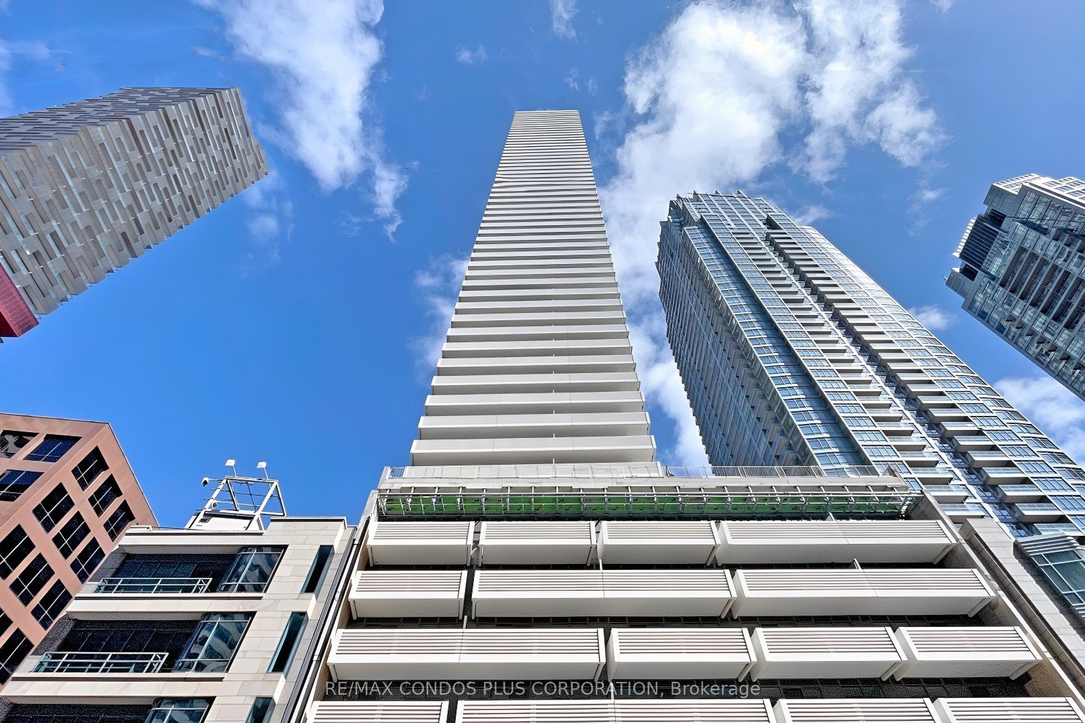 2006-2221 Yonge Street, Toronto, ON, M4S 0B8