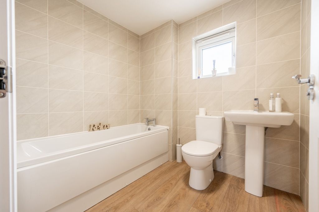 Additional image 8 of 3 bed semi-detached house to rentCorsehill Crescent, Hamilton, South Lanarkshire ML3