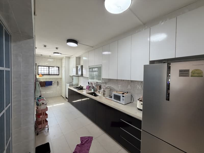 421 Canberra Road photo 3