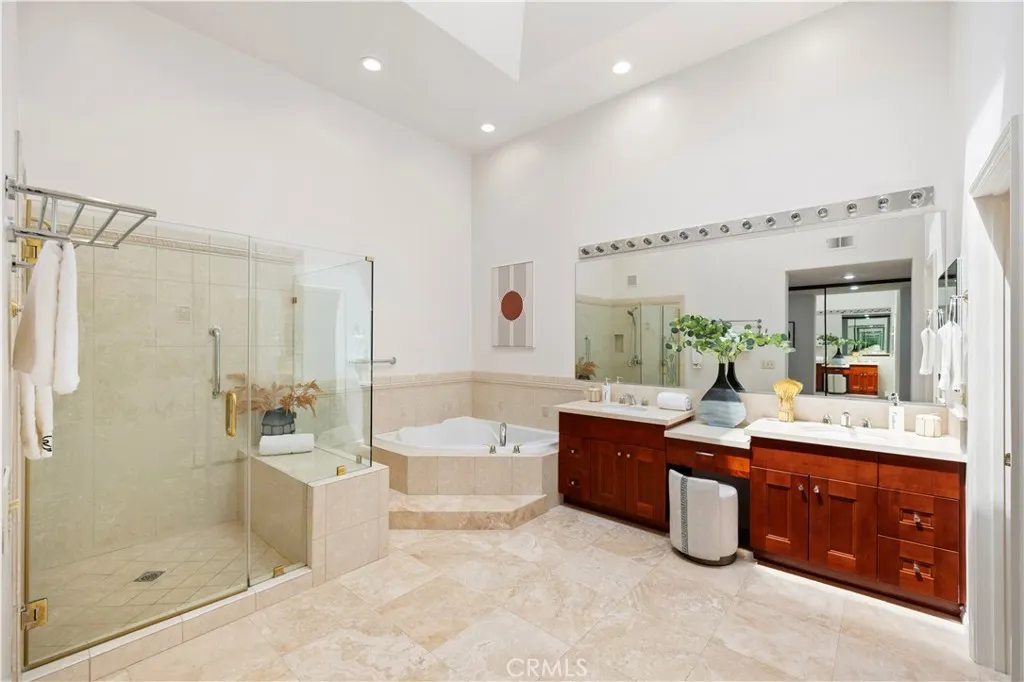 Additional image 87 of 2 Saros Unit 70, Irvine, CA 92603