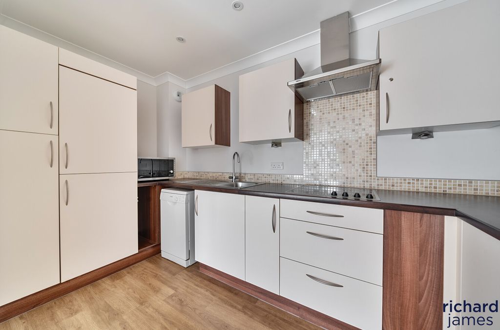 Additional image 8 of 1 bed flat for saleFitzwarren Court, Kingsdown Road, Swindon SN3