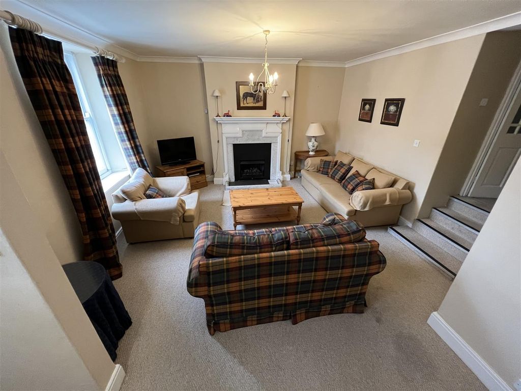 3 bed terraced house to rentHigh Street, Belford, Northumberland NE70
