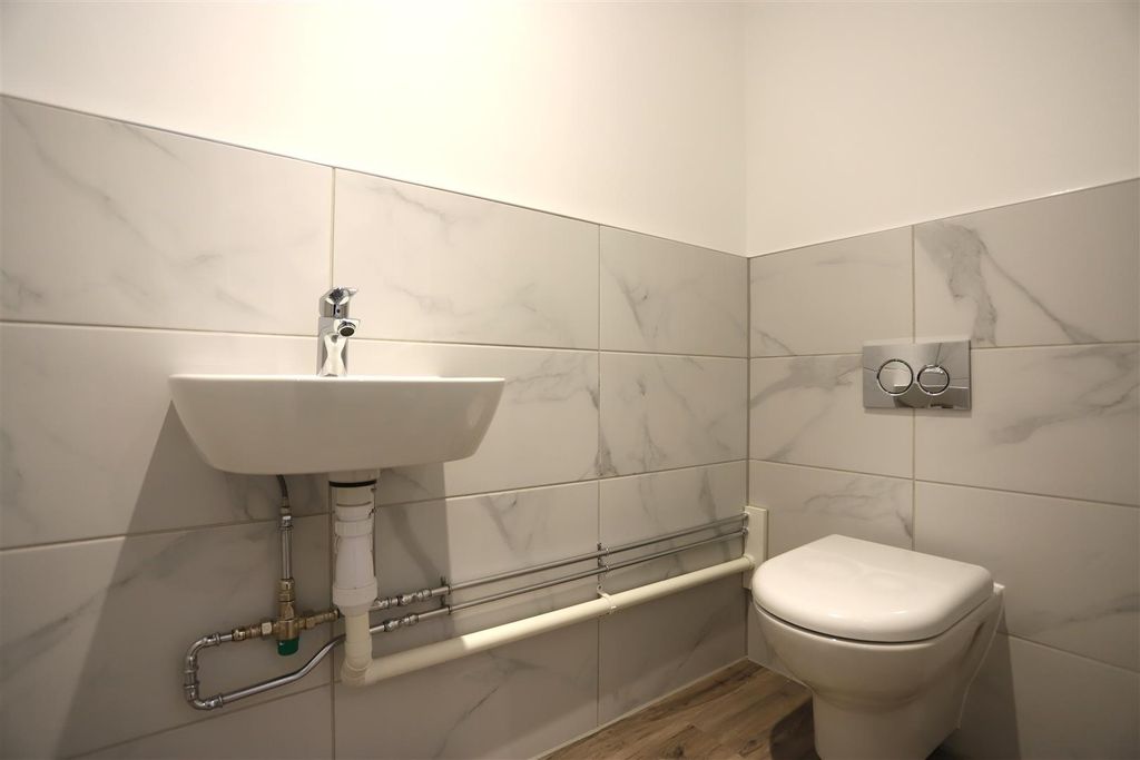 2 bed flat to rentThe Railings, Middlewood Locks M5 photo 5