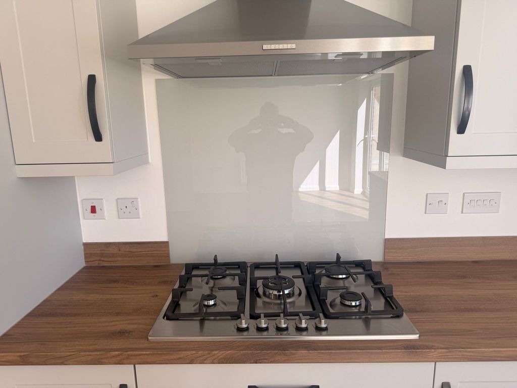 Additional image 7 of 4 bed detached house to rentCelandine Gardens, Priors Hall Park, Corby NN17