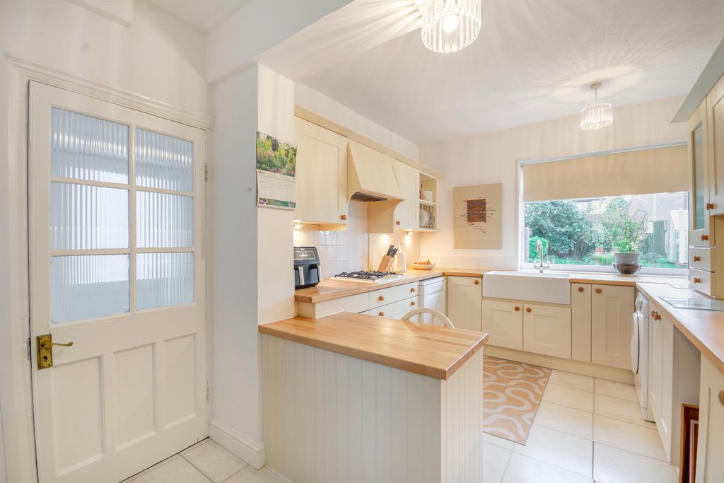 Additional image 8 of 4 bed semi-detached house for saleKing Edward Avenue, Mansfield NG18