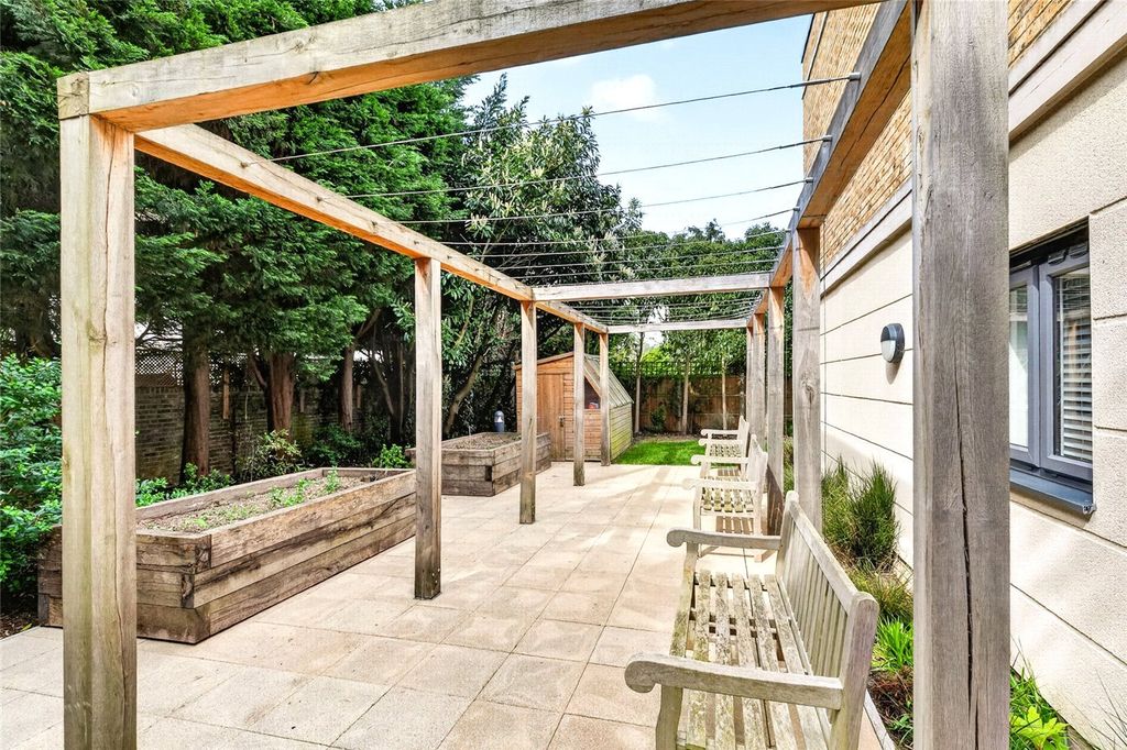 Additional image 20 of 1 bed property to rentQueens Road, Weybridge, Surrey KT13