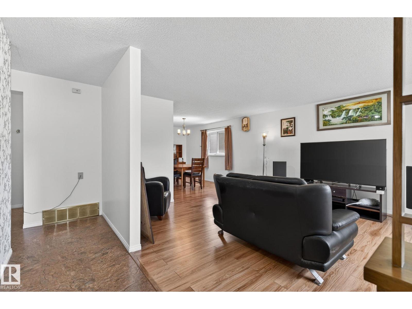 Additional image 6 of 10719 152 Street NW, Edmonton, AB, T5P1Z2
