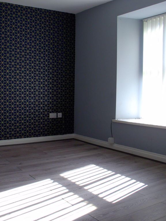 Additional image 5 of 3 bed flat to rentMarket Street, Holyhead LL65