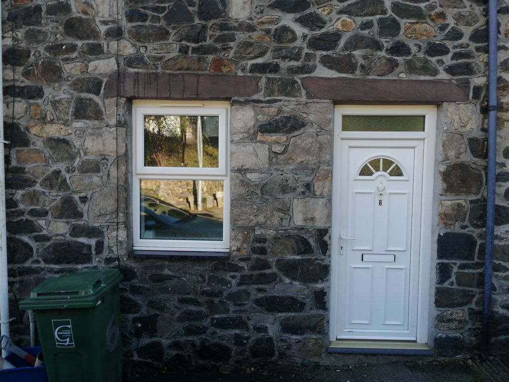 2 bed terraced house to rentPenchwintan Terrace, Bangor LL57