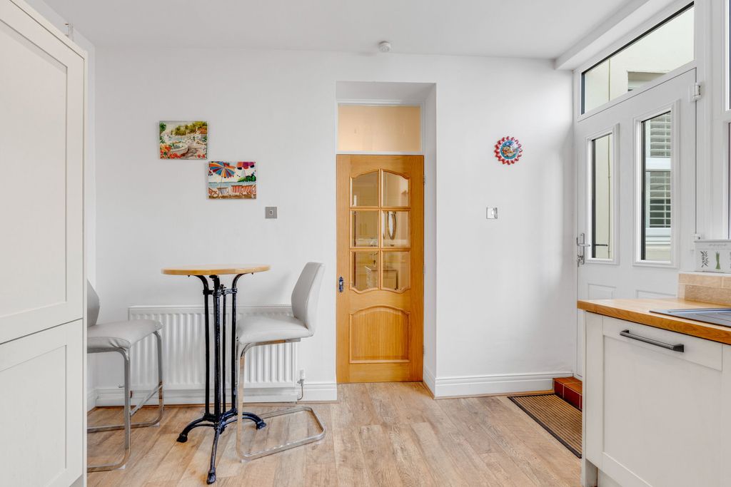 Additional image 8 of 2 bed flat for salePethgate Court, Castle Square, Morpeth NE61